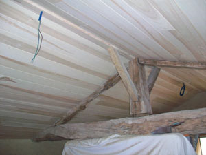 Finition d'une isolation par lambris peuplier Plafond en lambris de peuplier